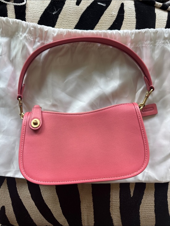 Coach Handbags - COACH Swinger 20 Pink Limited Edition Handbag Excellent Condition